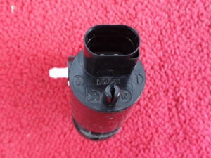 Neue Scheibenwaschpumpe Waschpumpe Mercedes A2468660000